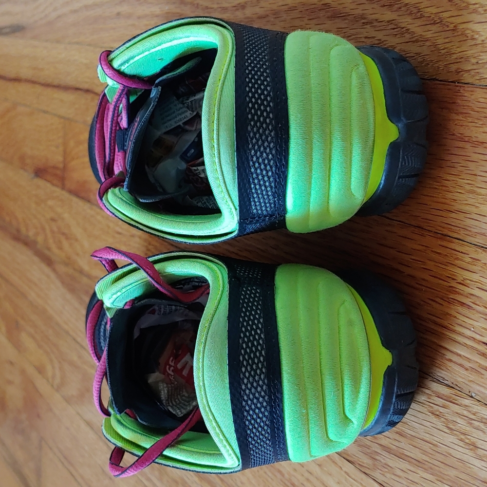 NIKE training shoes, size 9.5 black, pink, green - Picture 9 of 14